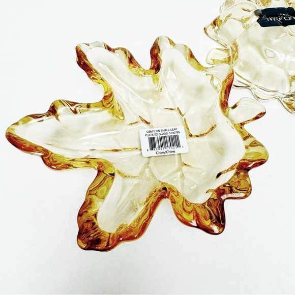 Celebrations Mikasa - Amber Glass Maple Leaf Bowl Set of 2 - Picture 5 of 5